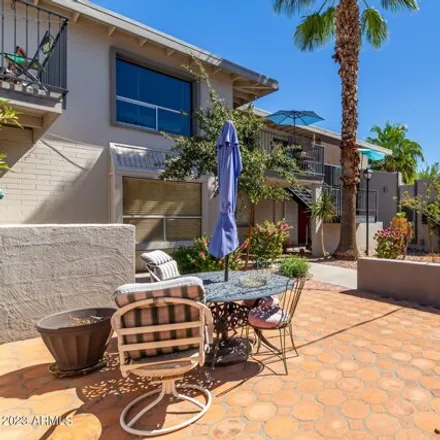 Image 1 - 4091 East Calle Redonda, Phoenix, AZ 85018, USA - Apartment for sale