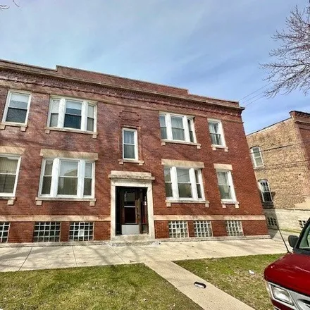 Rent this 2 bed condo on 7114-7116 South Blackstone Avenue in Chicago, IL 60619