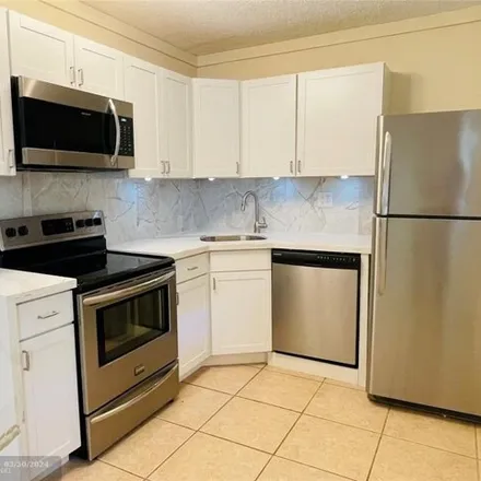 Rent this 2 bed condo on 2767 Northeast 8th Avenue in Wilton Manors, FL 33334