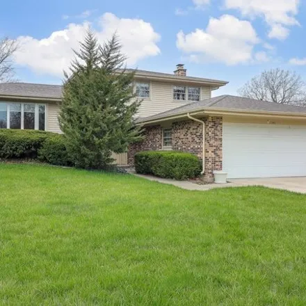 Buy this 3 bed house on 7990 Glen Lane in Darien, IL 60561