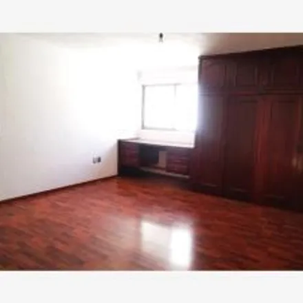 Rent this studio house on Circuito Puerta del Bosque 171A in Barranca Del Refugio, 37123 León