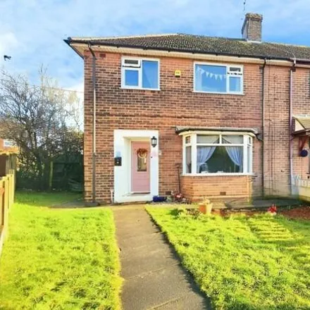 Buy this 3 bed townhouse on Chatsworth Place in Chesterton, ST5 7NR