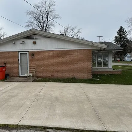 Image 2 - 146 W May St, Benton Harbor, Michigan, 49022 - House for sale