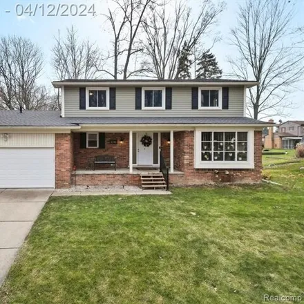 Buy this 4 bed house on 8594 Southfield Drive in Shelby Charter Township, MI 48316