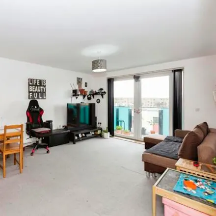 Image 3 - Leslie Hitchcock House, Handley Page Road, London, IG11 0TH, United Kingdom - Apartment for sale