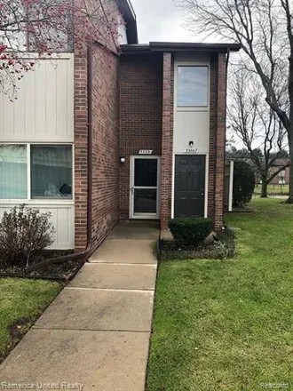 Buy this 1 bed condo on Pond View Circle in Livonia, MI 48152