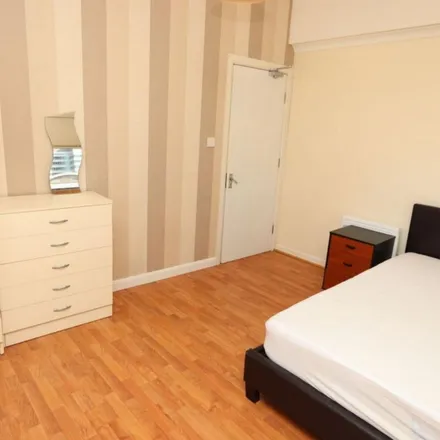 Rent this 4 bed apartment on 225 Marsh Wall in Cubitt Town, London