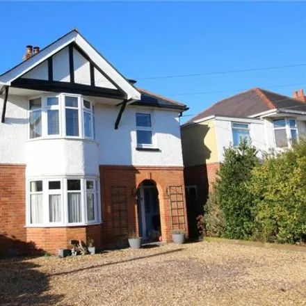 Buy this 5 bed house on 20 Vincent Road in New Milton, BH25 6RZ