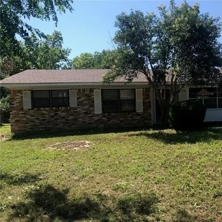 Rent this 3 bed house on 156 Apache Drive in Temple, TX 76504