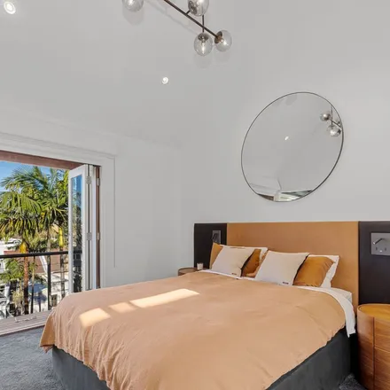 Rent this 3 bed apartment on 52 Surrey Street in Darlinghurst NSW 2010, Australia