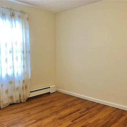 Rent this 3 bed apartment on 47 Loring Avenue in Dunwoodie Heights, City of Yonkers