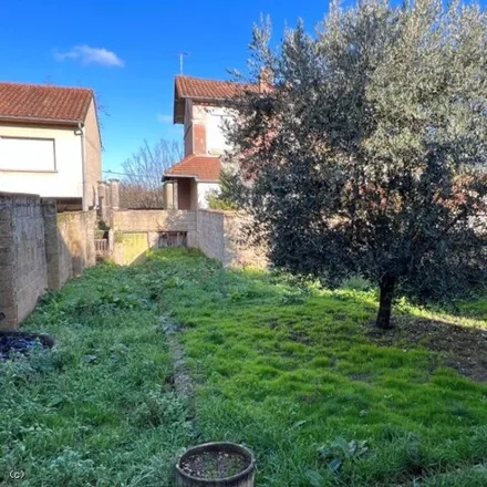 Image 2 - Ruffec, Charente, France - Townhouse for sale
