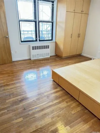 Image 4 - 137-05 Franklin Avenue, New York, NY 11355, USA - Apartment for sale