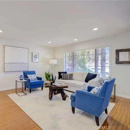 Image 6 - 18021 Delano Street, Los Angeles, CA 91316, USA - House for sale