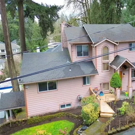 Image 3 - 4198 163rd Avenue Southeast, Cougar Hills, Bellevue, WA 98006, USA - House for sale