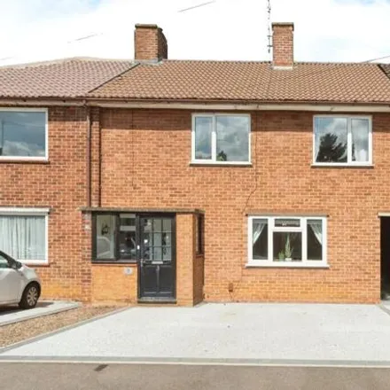 Buy this 3 bed townhouse on Boundary Crescent in Milton Keynes, MK11 1DF