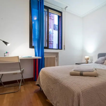 Rent this 7 bed room on Madrid in Calle de Tenerife, 11