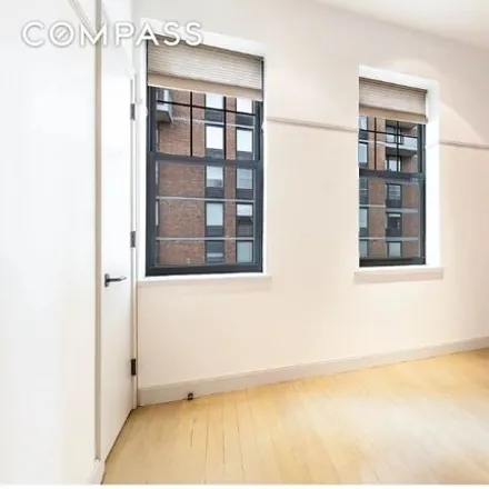 Image 2 - 459 West 43rd Street, New York, NY 10036, USA - House for rent