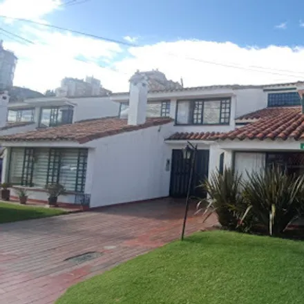 Rent this 4 bed house on Avenida Carrera 19 127B-56 in Usaquén, 110121 Bogota