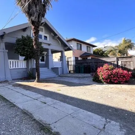 Buy this studio house on 1735;1737 28th Avenue in Oakland, CA 94601