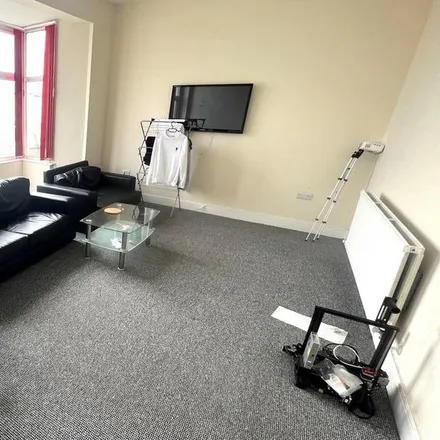 Image 2 - Chaddesley Terrace, Swansea, SA1 6HA, United Kingdom - Room for rent