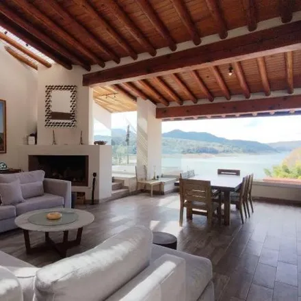 Buy this 5 bed house on unnamed road in 51200 Valle de Bravo, MEX