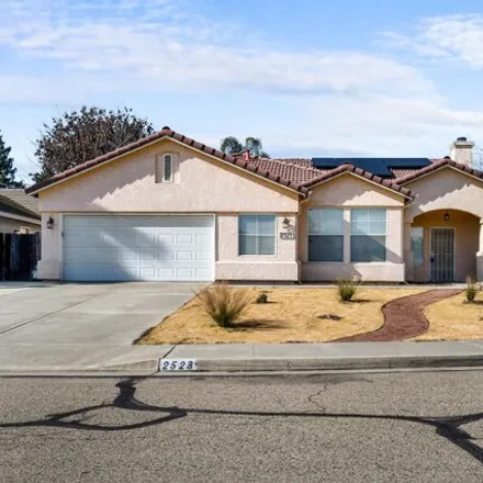Buy this 3 bed house on 2523 South Aspen Street in Visalia, CA 93277