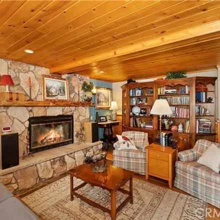 Image 4 - 378 Vista Lane, Big Bear Lake, CA 92315, USA - House for sale