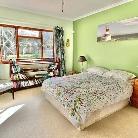 Rent this 3 bed apartment on Ladies Mile Road in Bergvliet, Western Cape