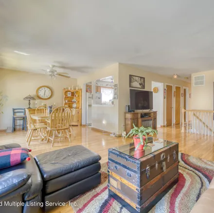 Image 6 - 14 Rose Lane, New York, NY 10312, USA - Duplex for sale