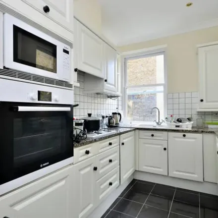 Image 4 - Eastcastle Street, East Marylebone, London, W1T 3AJ, United Kingdom - Apartment for rent