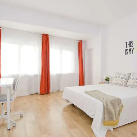 Rent this 6 bed apartment on Calle de Joaquín María López in 32, 28015 Madrid