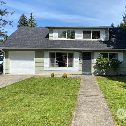 Buy this 4 bed house on 12336 Southeast 160th Street in Renton, WA 98058