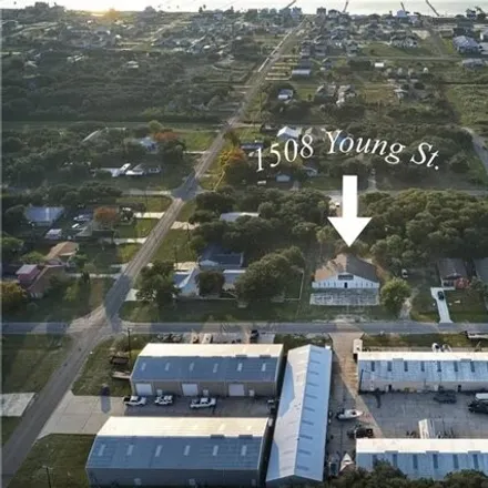Image 3 - 1522 Young Street, Rockport, TX 78382, USA - House for sale