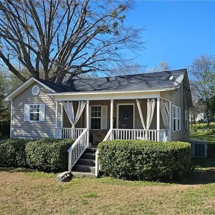 Buy this 2 bed house on 121 Elm Street in Summerville, GA 30747