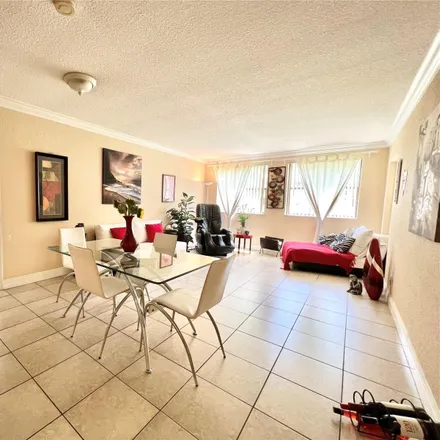 Image 2 - 8120 Geneva Court, Doral, FL 33166, USA - Condo for sale