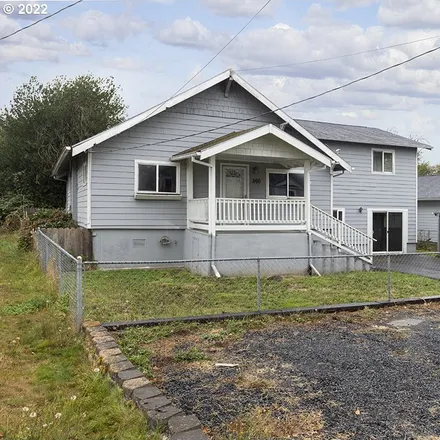 Buy this 4 bed house on 262 North 3rd Street in Saint Helens, OR 97051
