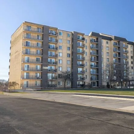 Buy this 1 bed condo on Veterans Memorial Tollway in Downers Grove, IL 60517
