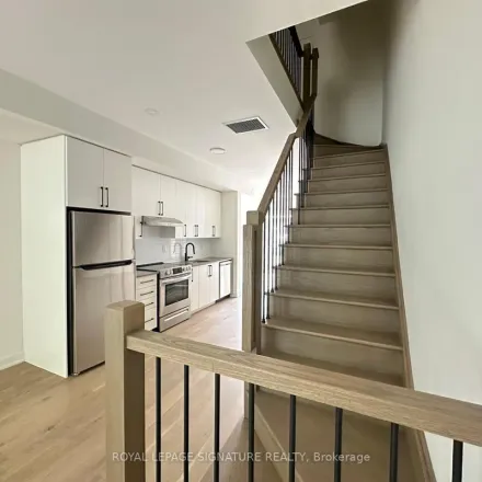 Image 3 - Canon Jackson Drive, Toronto, ON M6M 2L7, Canada - Apartment for rent