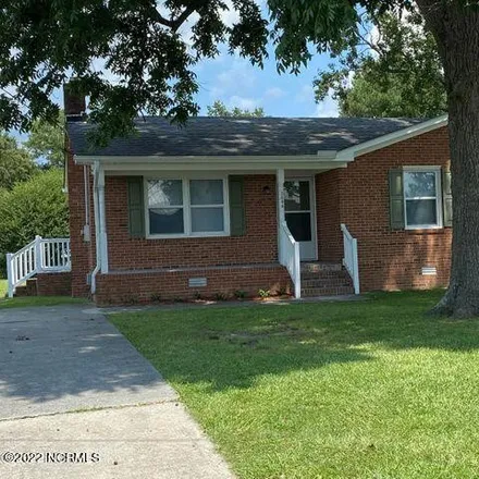 Rent this 3 bed house on North Street in Winterville, Pitt County
