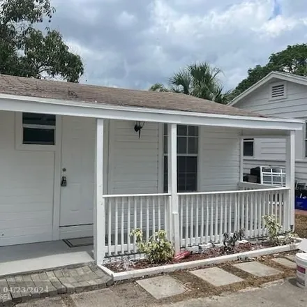 Rent this studio house on 1219 3rd Avenue North in Lake Worth Beach, FL 33460