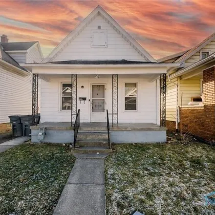 Buy this 2 bed house on 544 East Central Avenue in Toledo, OH 43608
