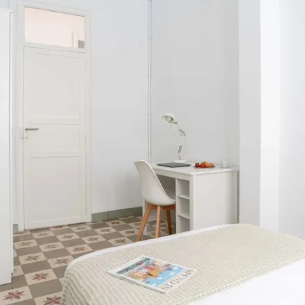 Rent this 11 bed room on Bar Trafalgar in Carrer de Trafalgar, 46023 Valencia