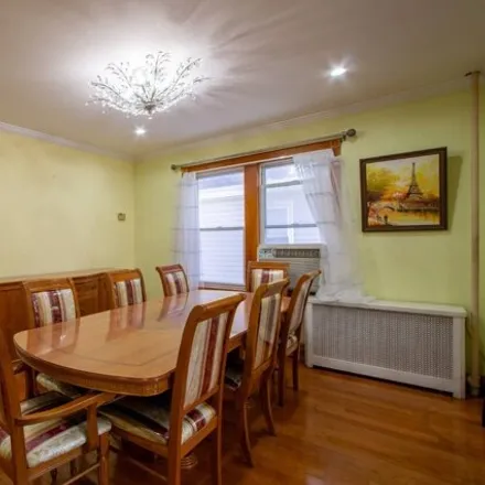Image 3 - 105-37 92nd Street, New York, NY 11417, USA - House for sale