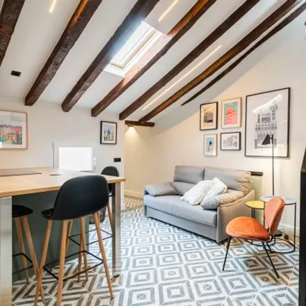 Rent this 5 bed apartment on Rastro Market in Paseo de Tilos asiáticos, 28005 Madrid