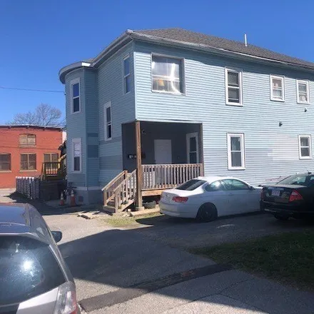 Image 2 - 1 New York Street, Worcester, MA 01603, USA - House for sale