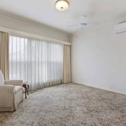 Image 3 - Rialton Avenue, Blackburn North VIC 3130, Australia - Apartment for rent