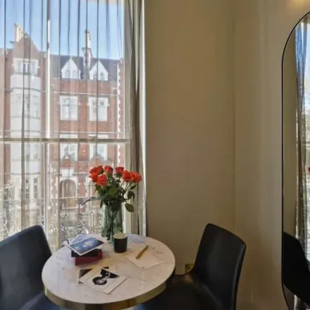 Rent this 1 bed apartment on 1-32 Rose Square in London, SW3 6RS