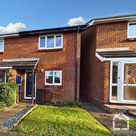 Rent this 2 bed duplex on Elthorne Way in Newport Pagnell, MK16 0JQ