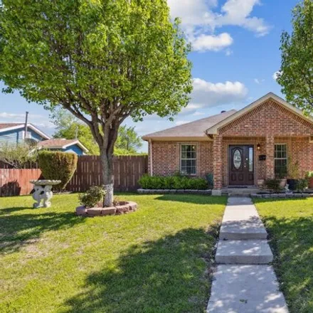 Buy this 2 bed house on 2550 Highcrest Avenue in Fort Worth, TX 76111